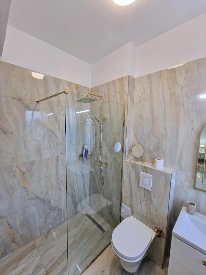 Laroka House Luxury Apartment City Center Universitate Bucureşti Exterior foto