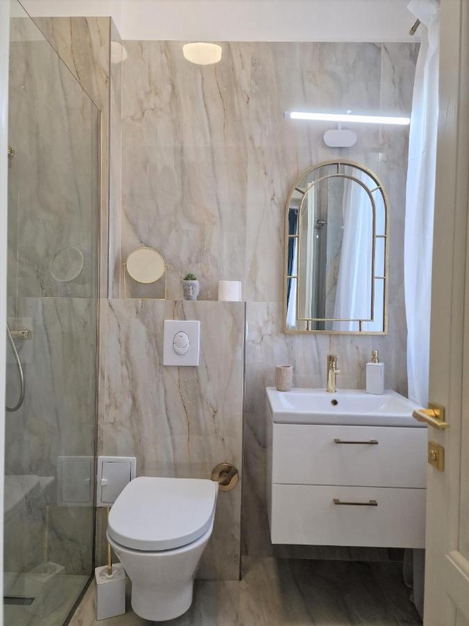Laroka House Luxury Apartment City Center Universitate Bucureşti Exterior foto