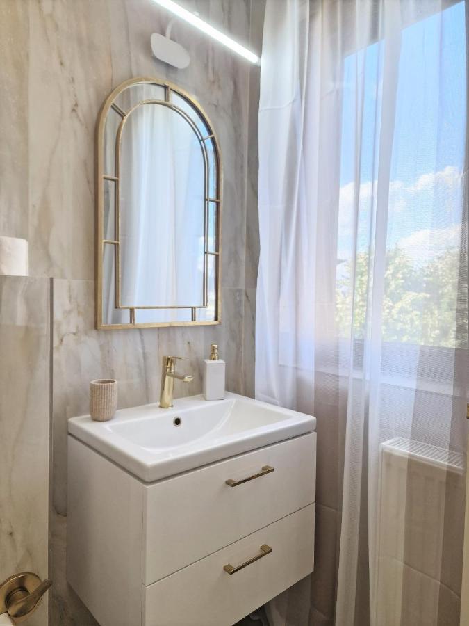 Laroka House Luxury Apartment City Center Universitate Bucureşti Exterior foto